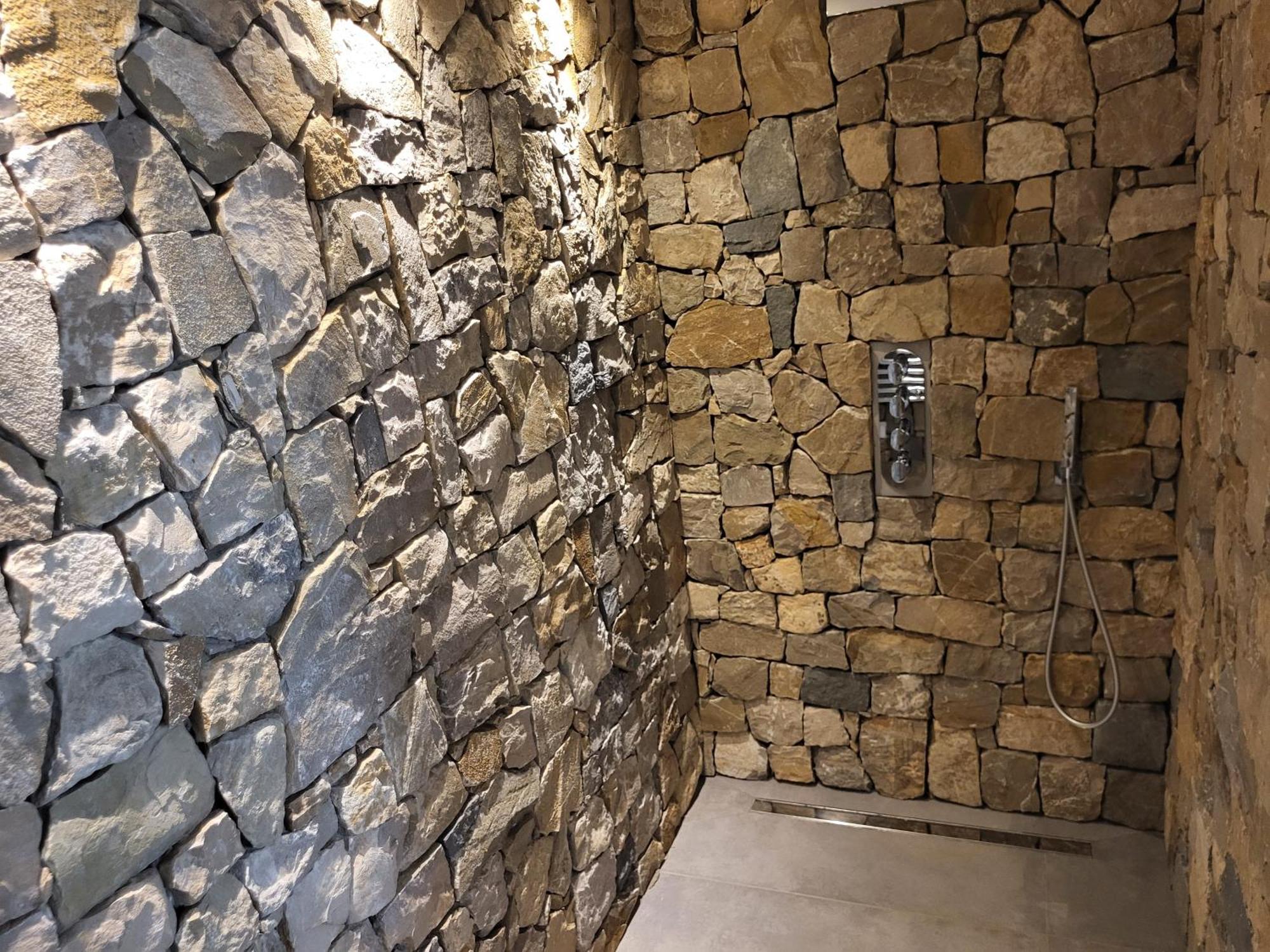 Attilio High Living Suites - Adults Only Torri Del Benaco Oda fotoğraf