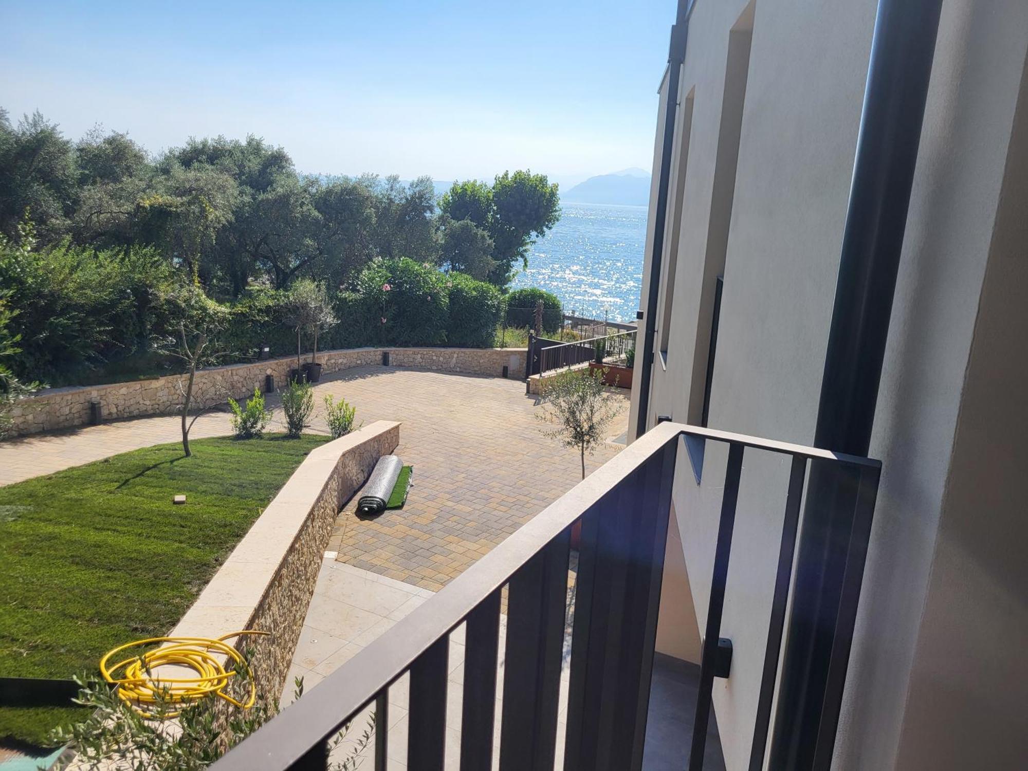 Attilio High Living Suites - Adults Only Torri Del Benaco Dış mekan fotoğraf